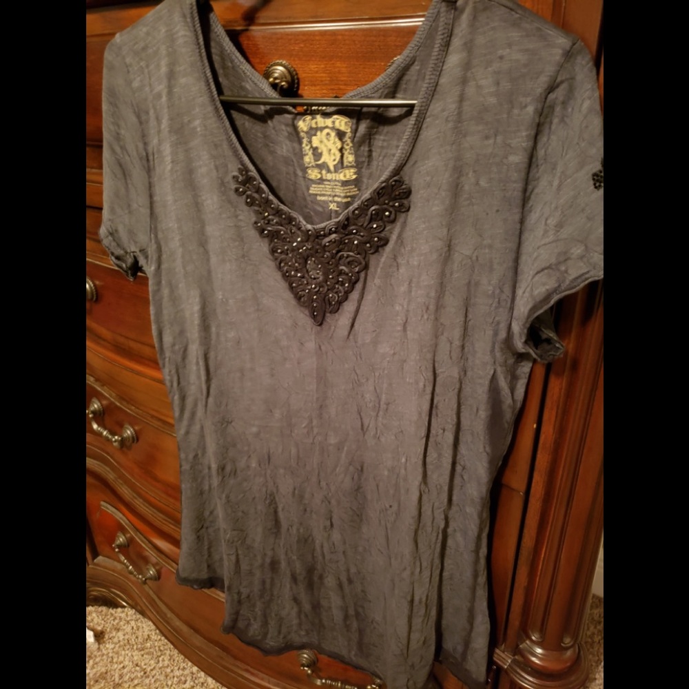| New (Never Worn) Ladies Top By Buckle I Born |